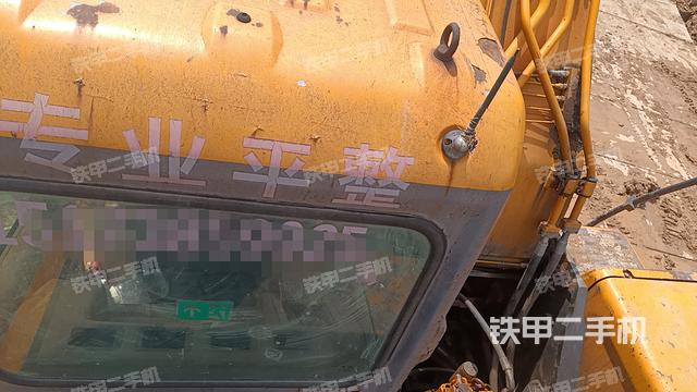 驾驶室顶部（整机外观）