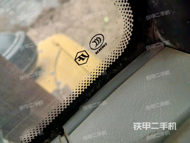 后窗玻璃角標(biāo)（駕駛室部分）