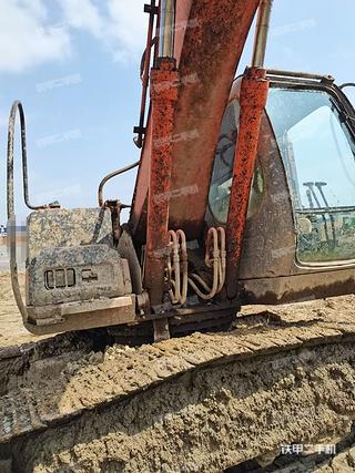 鄂州日立ZX200挖掘机实拍图片