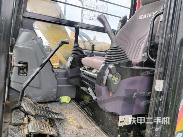 座椅后部（駕駛室部分）