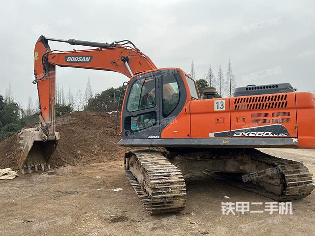 驾驶室整体（整机外观）