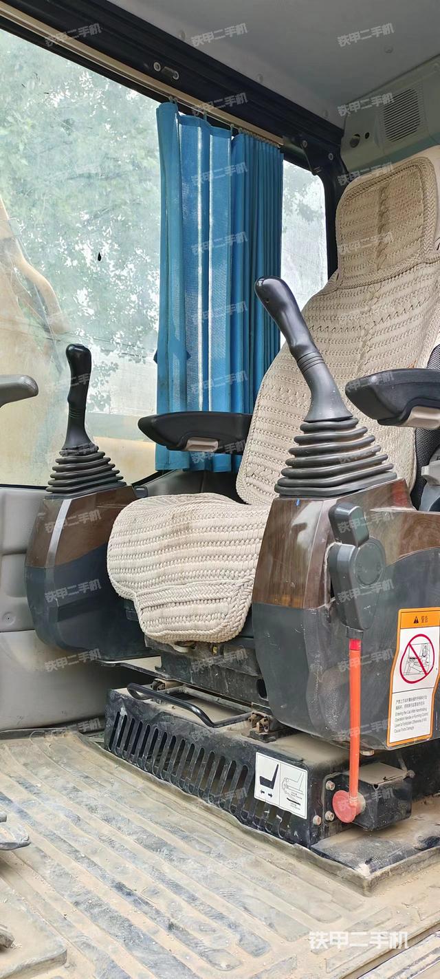 驾驶室整体（整机外观）