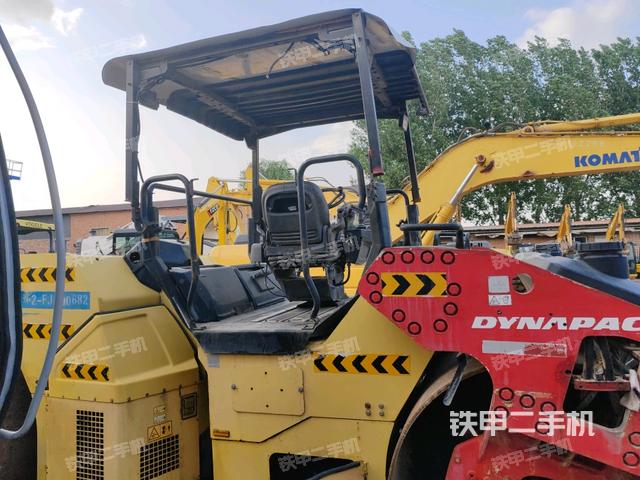 右側(cè)正面照（壓路機駕駛室）