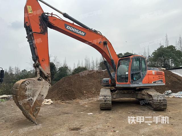斗山DX260LC-9C挖掘机