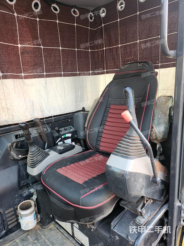 驾驶室整体（整机外观）