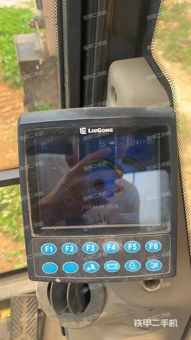 驾驶室整体（整机外观）