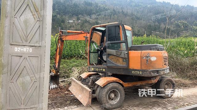 驾驶室顶部（整机外观）