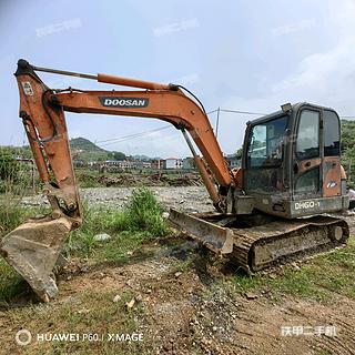 斗山DH60-7挖掘机实拍图片