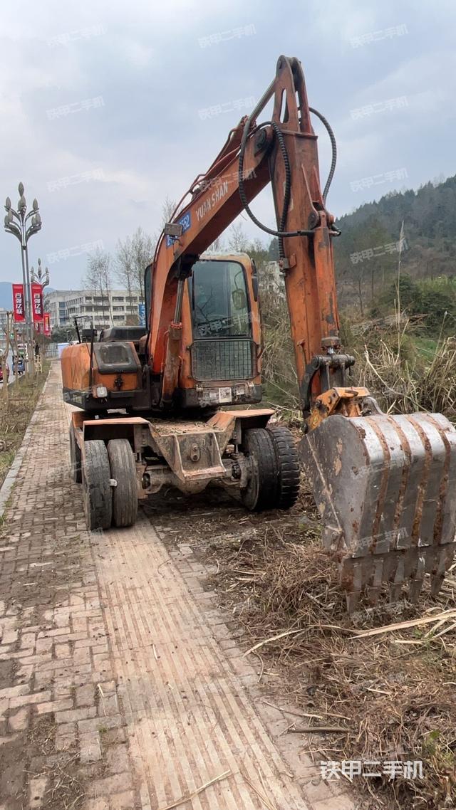 驾驶室整体（整机外观）