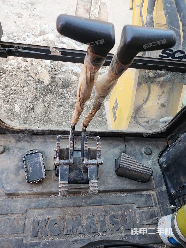 驾驶室顶部（整机外观）