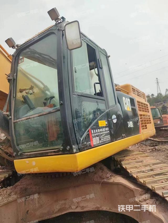 驾驶室顶部（整机外观）