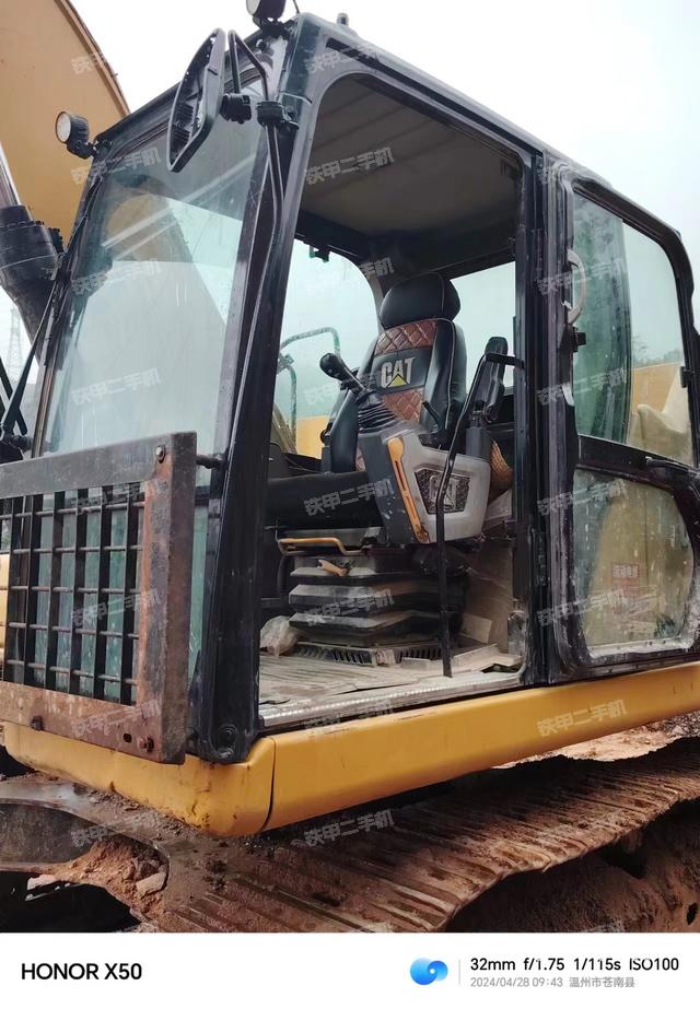 驾驶室整体（整机外观）