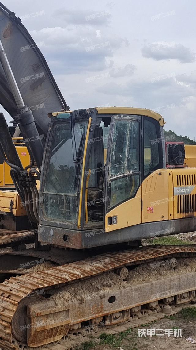 驾驶室整体（整机外观）