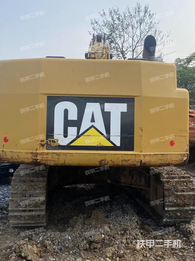 驾驶室顶部（整机外观）