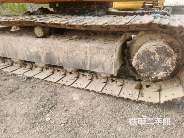 右側(cè)履帶整體?(行走機構(gòu)) 右側(cè)履帶整體?(行走機構(gòu))