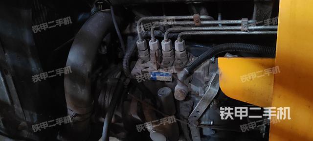 发动机右侧（整机外观及大件）