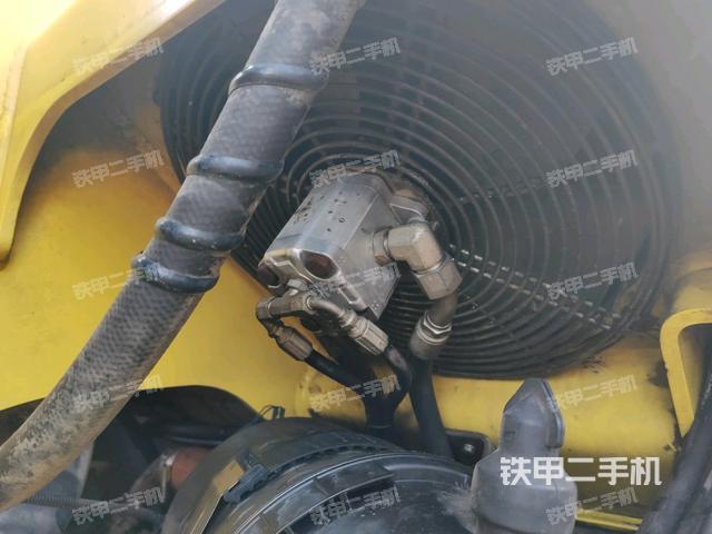 風(fēng)扇及皮帶（壓路機發(fā)動機艙）