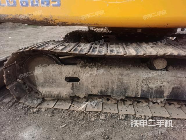 左側(cè)行走馬達蓋板(行走機構(gòu)) 左側(cè)行走馬達蓋板(行走機構(gòu))