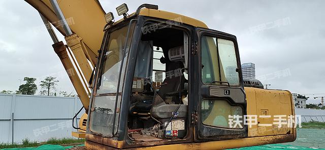 驾驶室整体（整机外观）