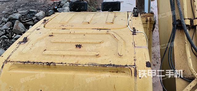 驾驶室顶部（整机外观）