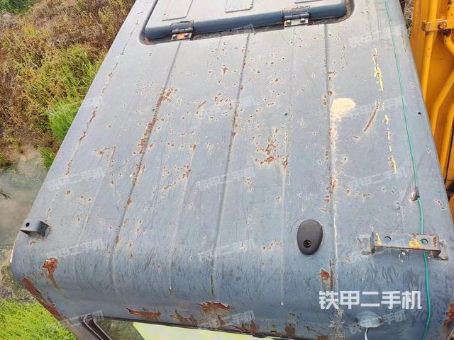 驾驶室顶部（整机外观）