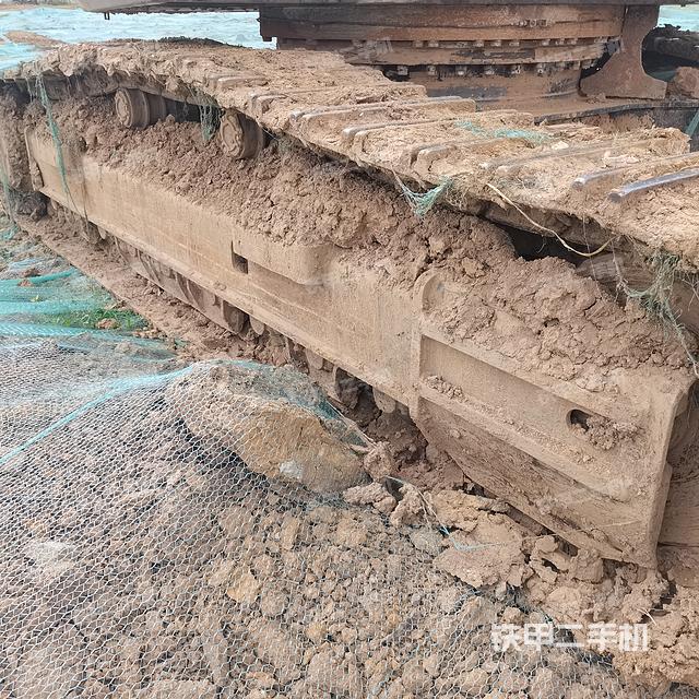 单侧履带整体（整机外观）