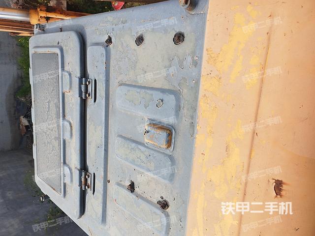 驾驶室顶部（整机外观）