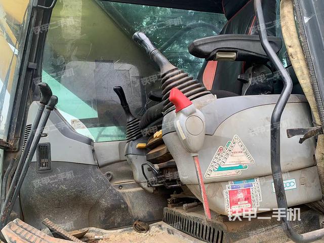 驾驶室整体（整机外观）