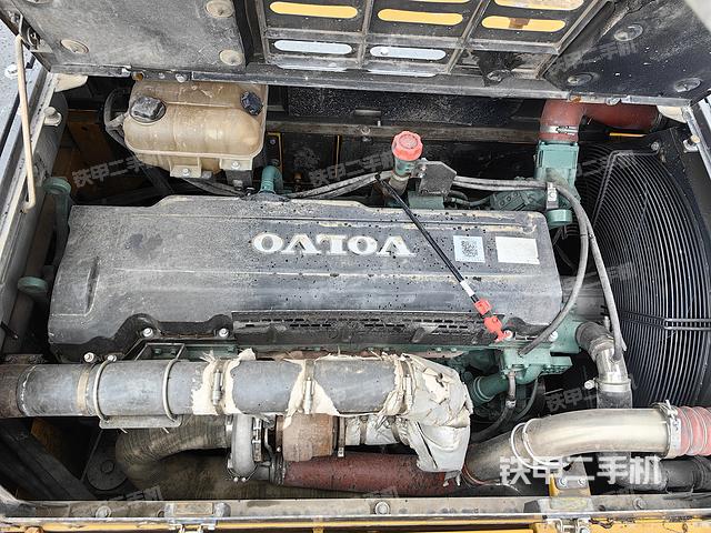 发动机整体俯视（整机外观）