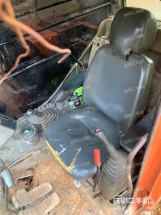 驾驶室整体（整机外观）