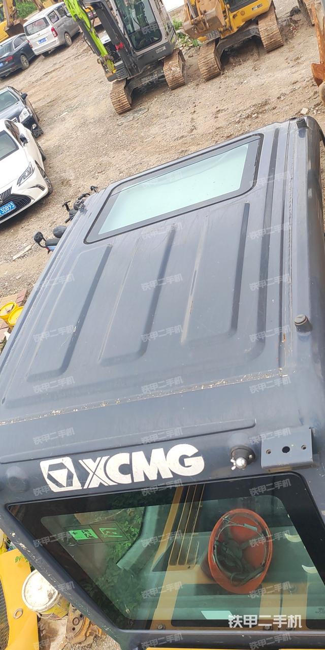 驾驶室顶部（整机外观）