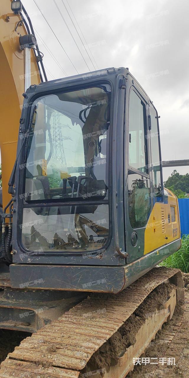 驾驶室整体（整机外观）