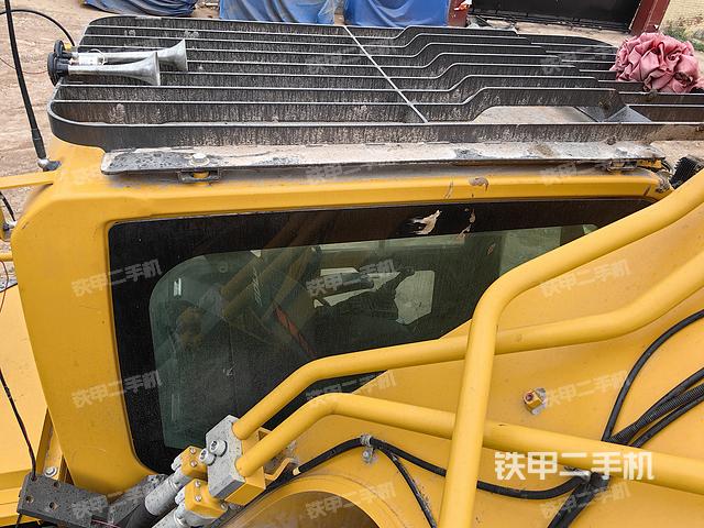 驾驶室顶部（整机外观）