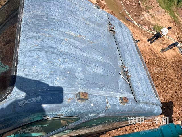 驾驶室顶部（整机外观）