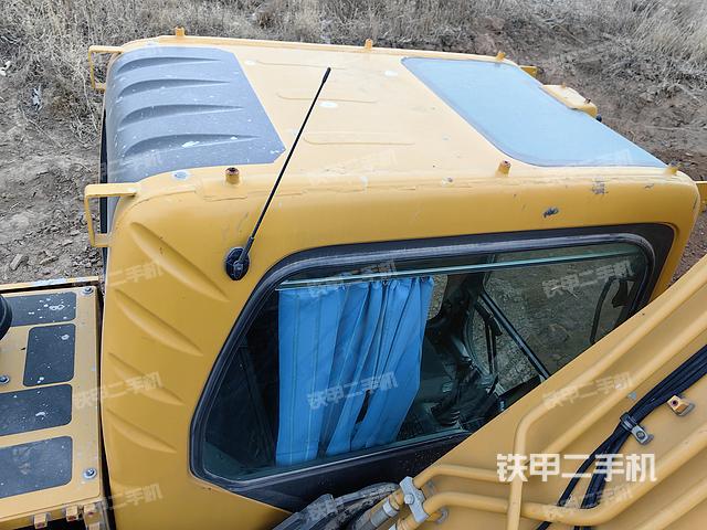 驾驶室顶部（整机外观）