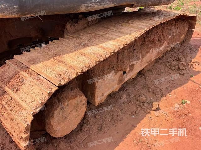 单侧履带整体（整机外观）