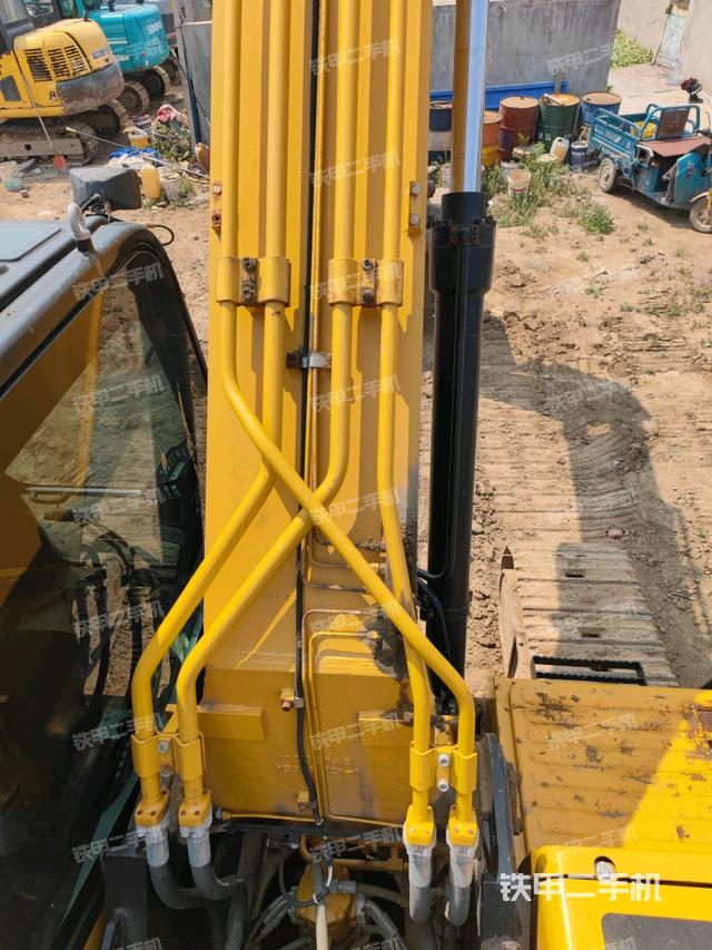 大臂背部俯視（工作和回轉(zhuǎn)裝置）