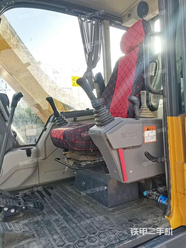 驾驶室整体（整机外观）