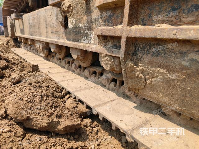 左驅(qū)動(dòng)輪（行走機(jī)構(gòu)）