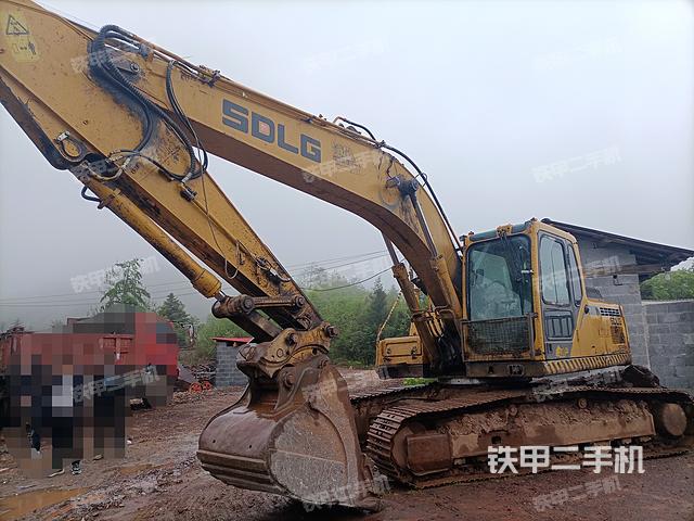 山东临工LG6225E挖掘机