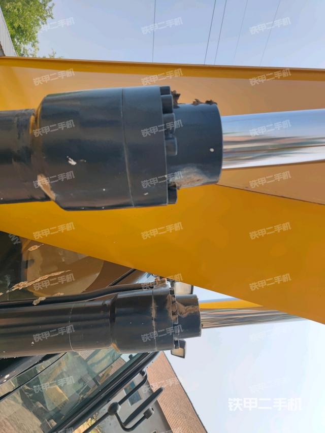 大臂油缸整體?豎拍（工作和回轉(zhuǎn)裝置）