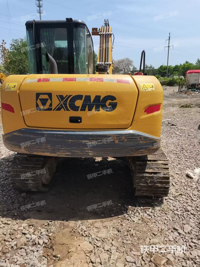 驾驶室顶部（整机外观）