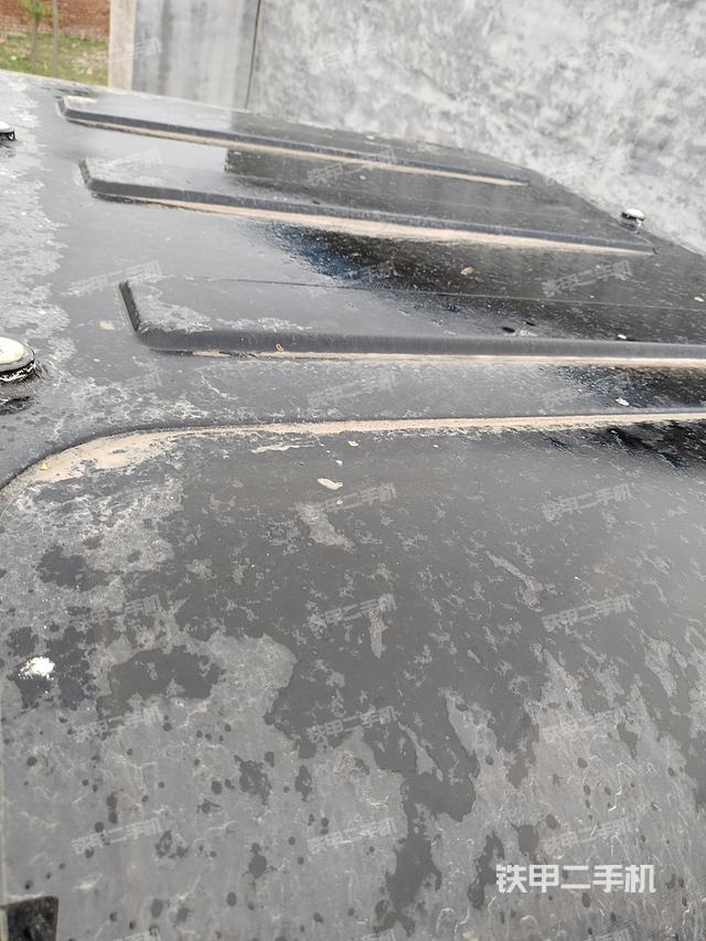 驾驶室顶部（整机外观）