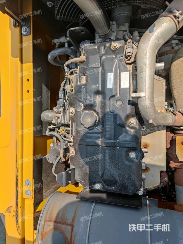 發(fā)動(dòng)機(jī)室（上車(chē)部件）