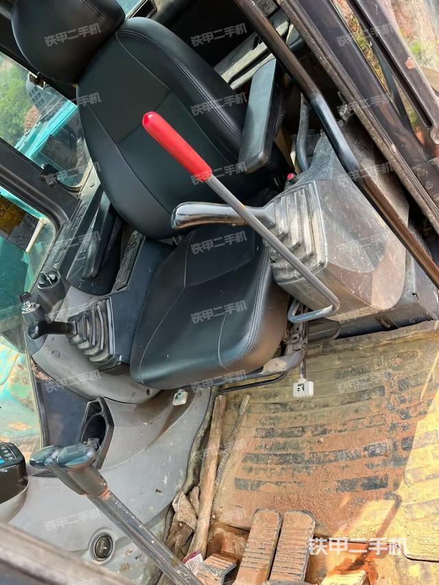 驾驶室整体（整机外观）