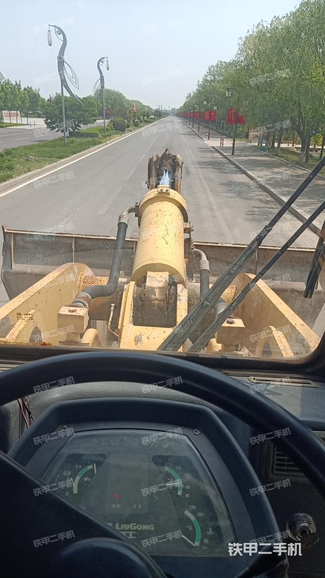 发动机右侧（整机外观及大件）