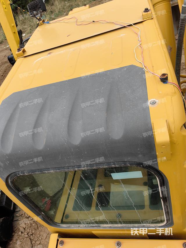 驾驶室顶部（整机外观）