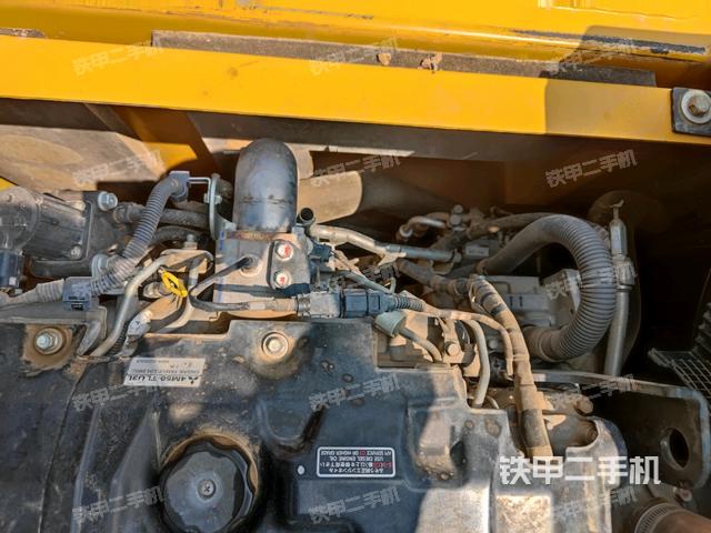 氣門室蓋螺絲特寫（上車部件）