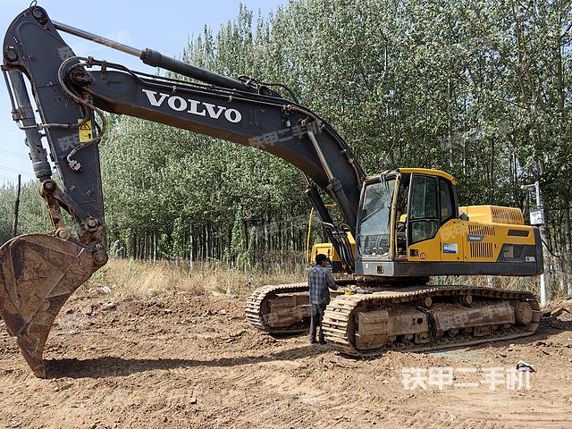 驾驶室整体（整机外观）