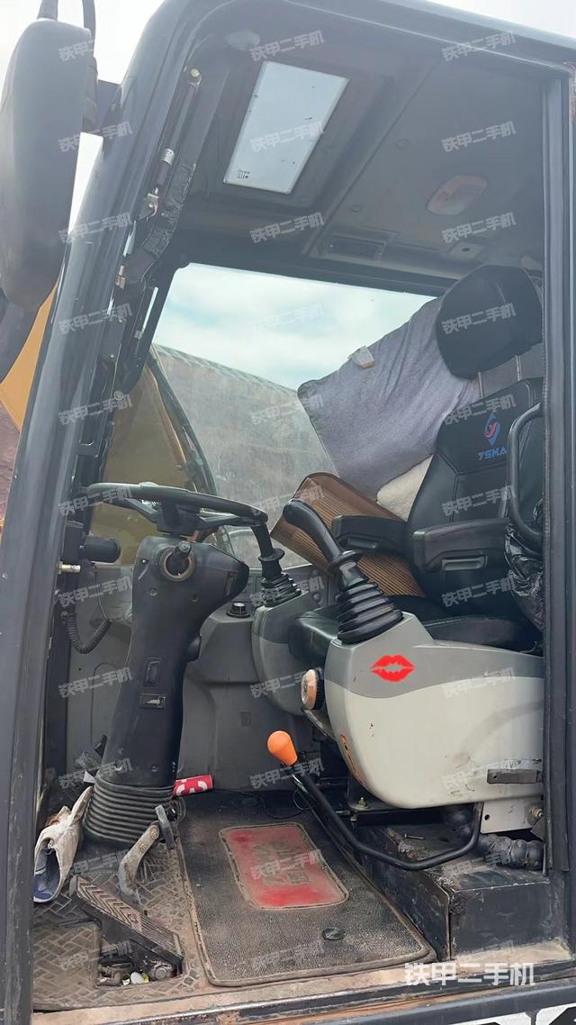 驾驶室整体（整机外观）